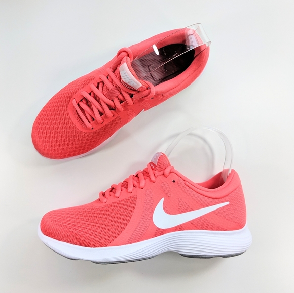 women's nike revolution 4 pink